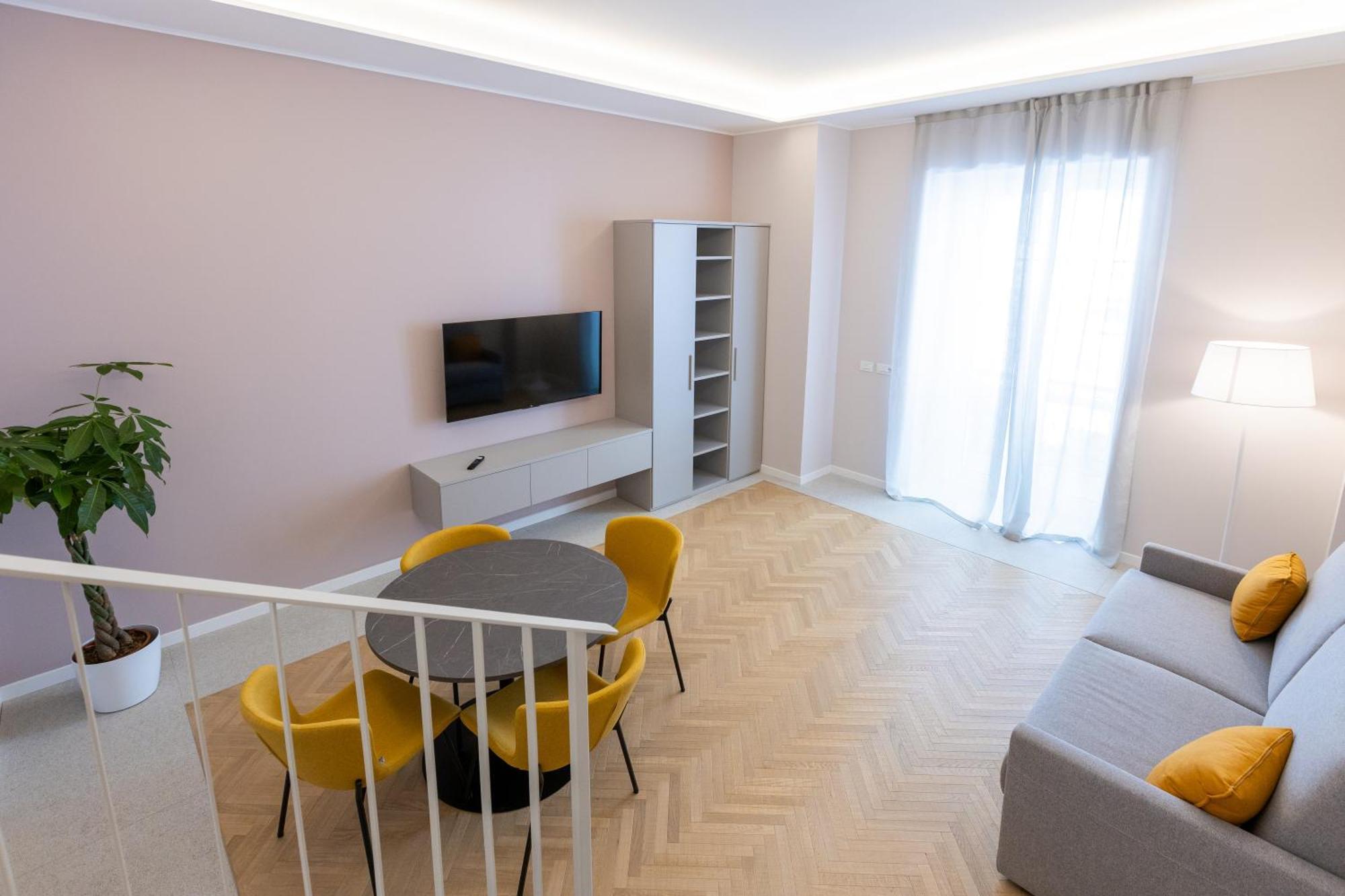 Teatro Romano Exclusive Suites Триест Екстериор снимка